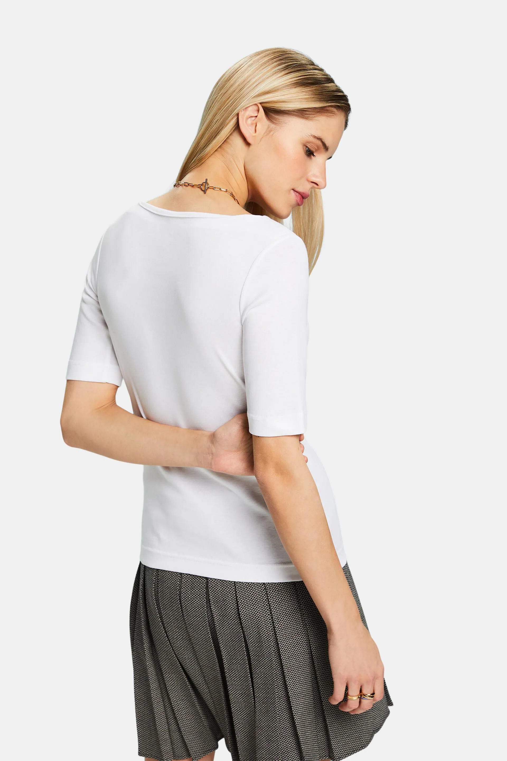 Camiseta con cuello barco