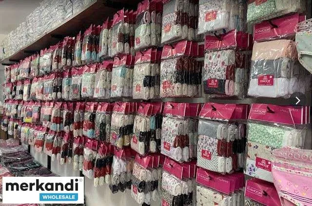 Descubre nuestros packs de 3 calzoncillos de mujer con una selección de colores mixtos para un ajuste elegante y cómodo.