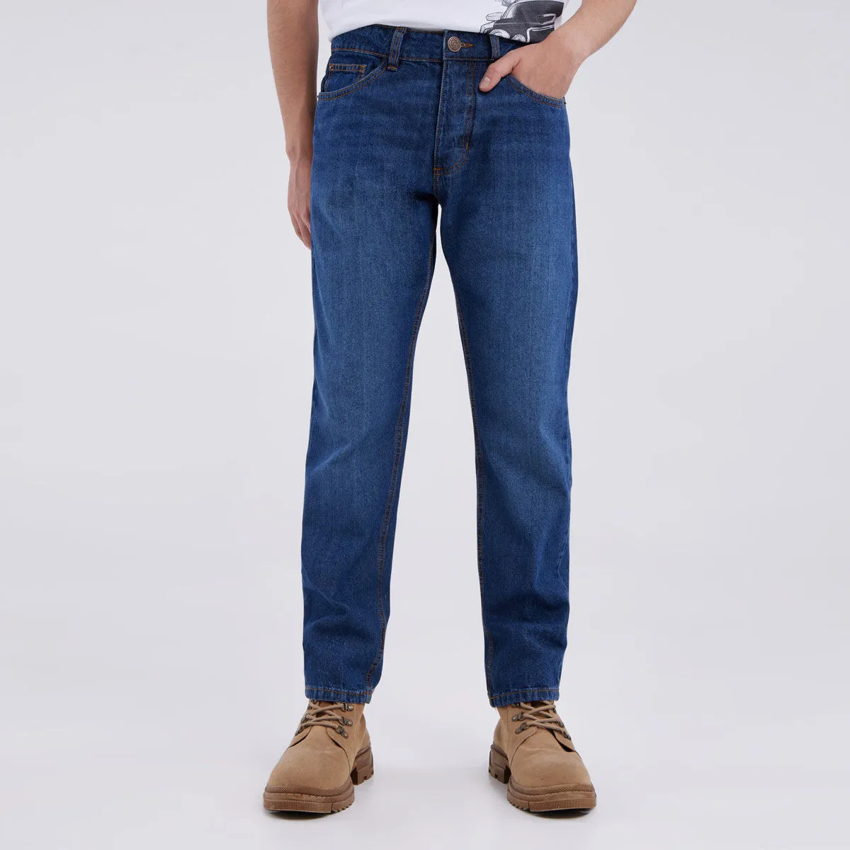 Jean Regular Con Desgastes