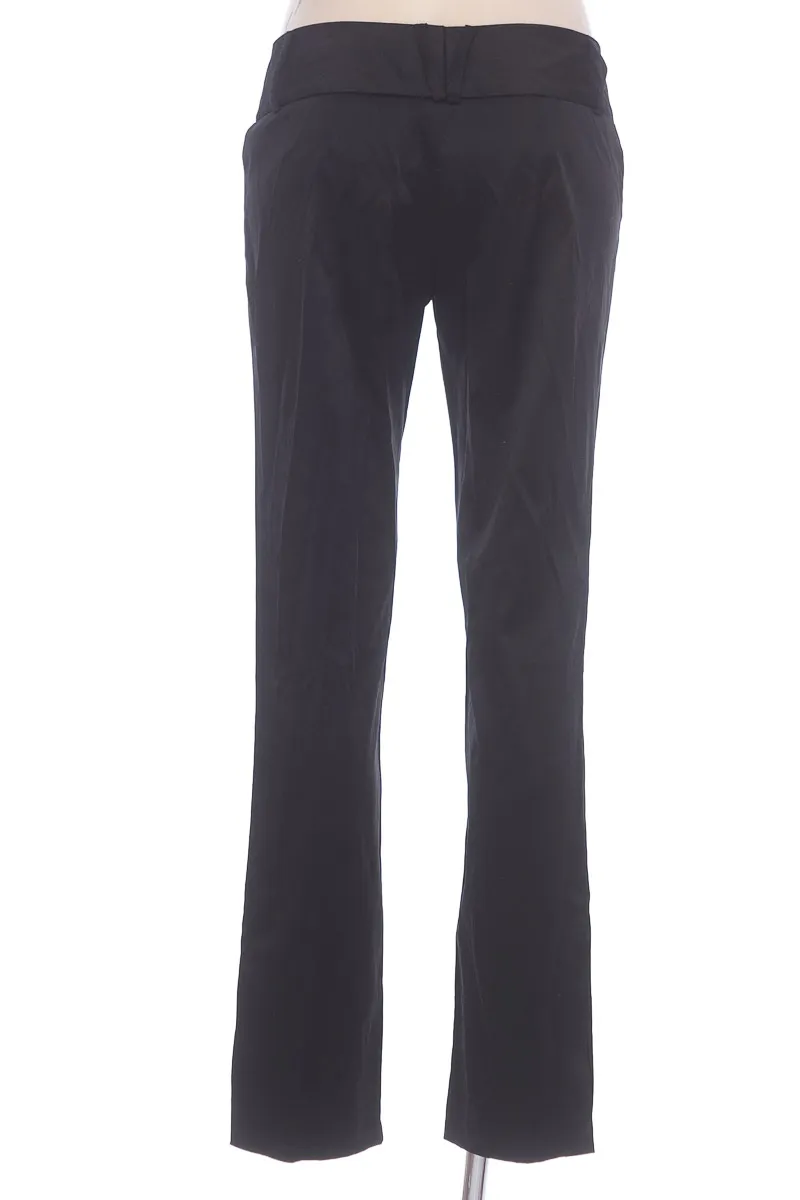 PANTALóN COLOR NEGRO  FOREVER 21