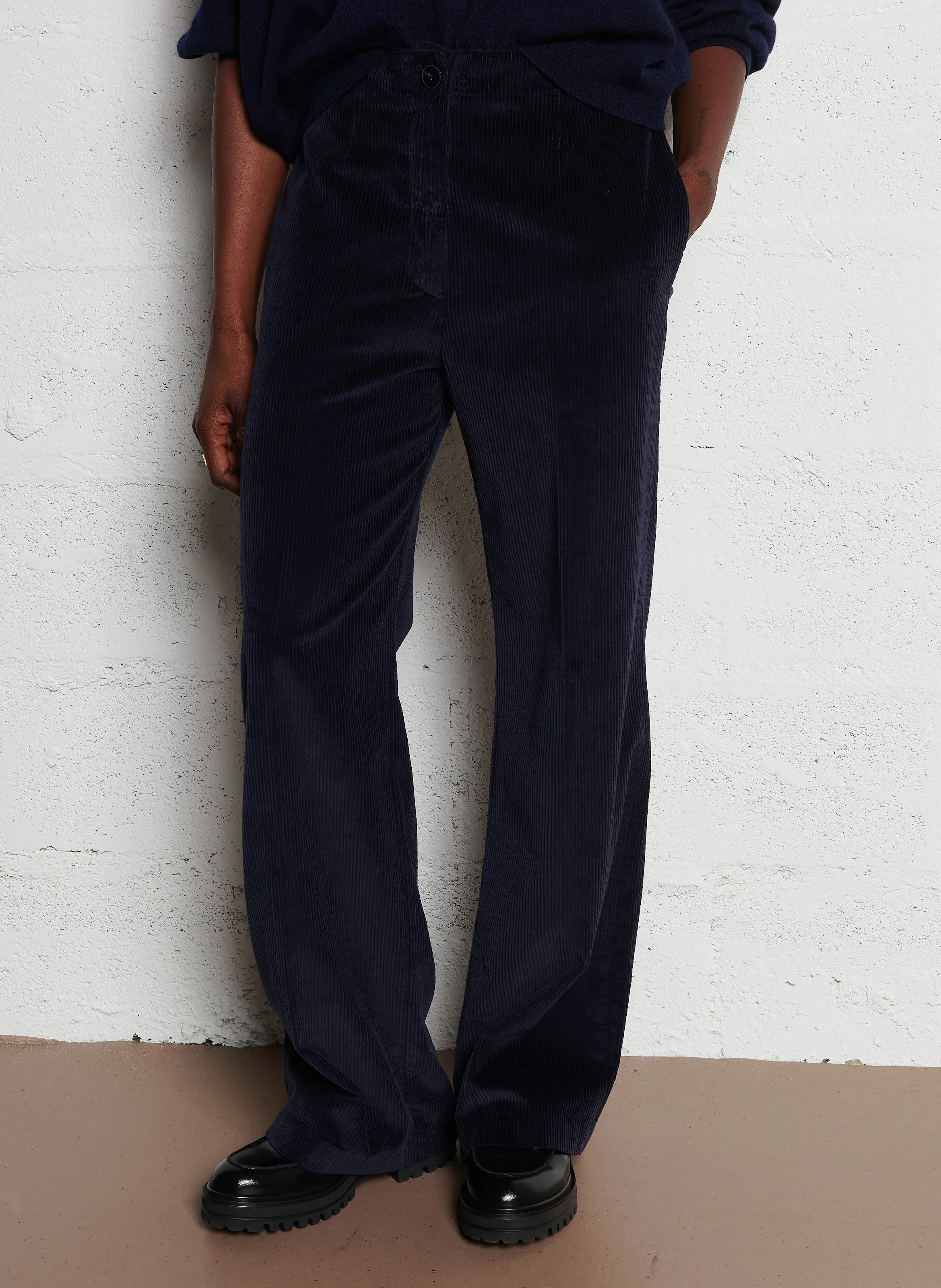 POMANDERE Pantalón recto de terciopelo de algodón en azul