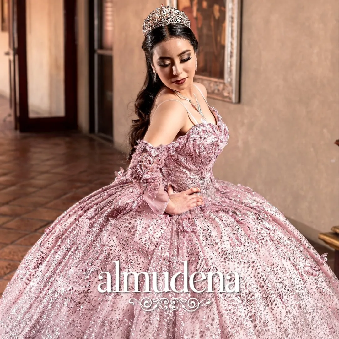 Vestido para Quinceañera lila con Brillos